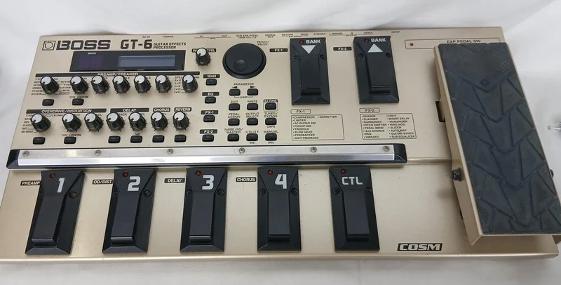 [SCHROTT] BOSS Multi-Effektgerät GT-6