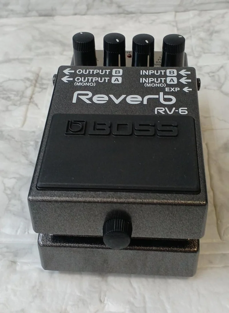 BOSS Effektpedal RV-6