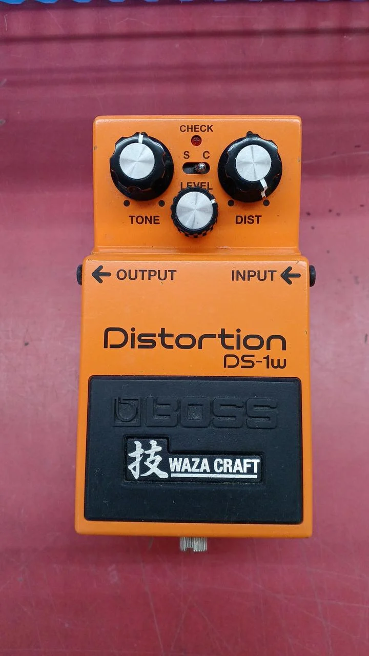 BOSS Distortion DS-1W
