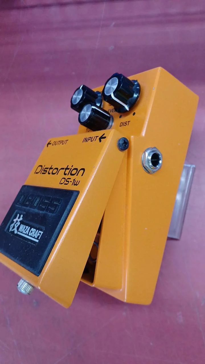 BOSS Distortion DS-1W