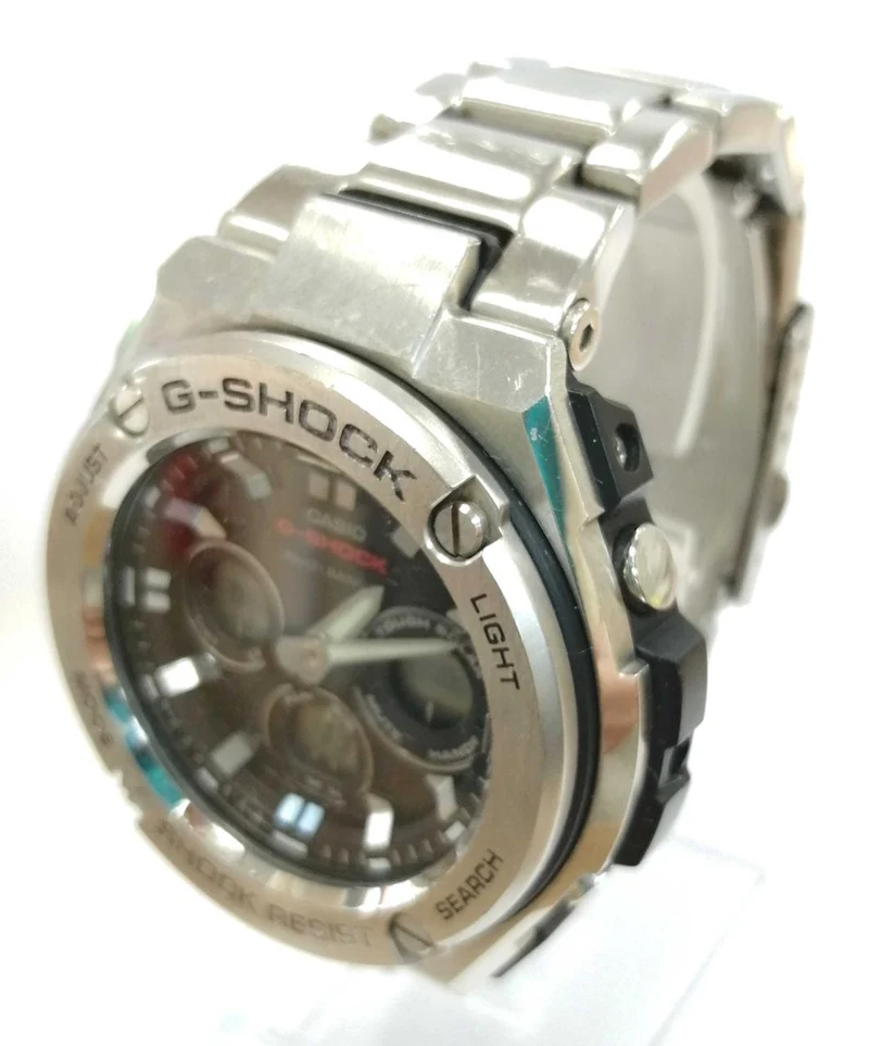 CASIO Edelstahl G SHOCK GST-W3100 / Leichte Flecken