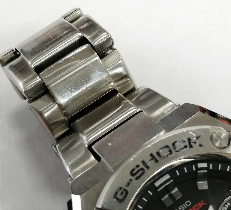 CASIO Edelstahl G SHOCK GST-W3100 / Leichte Flecken