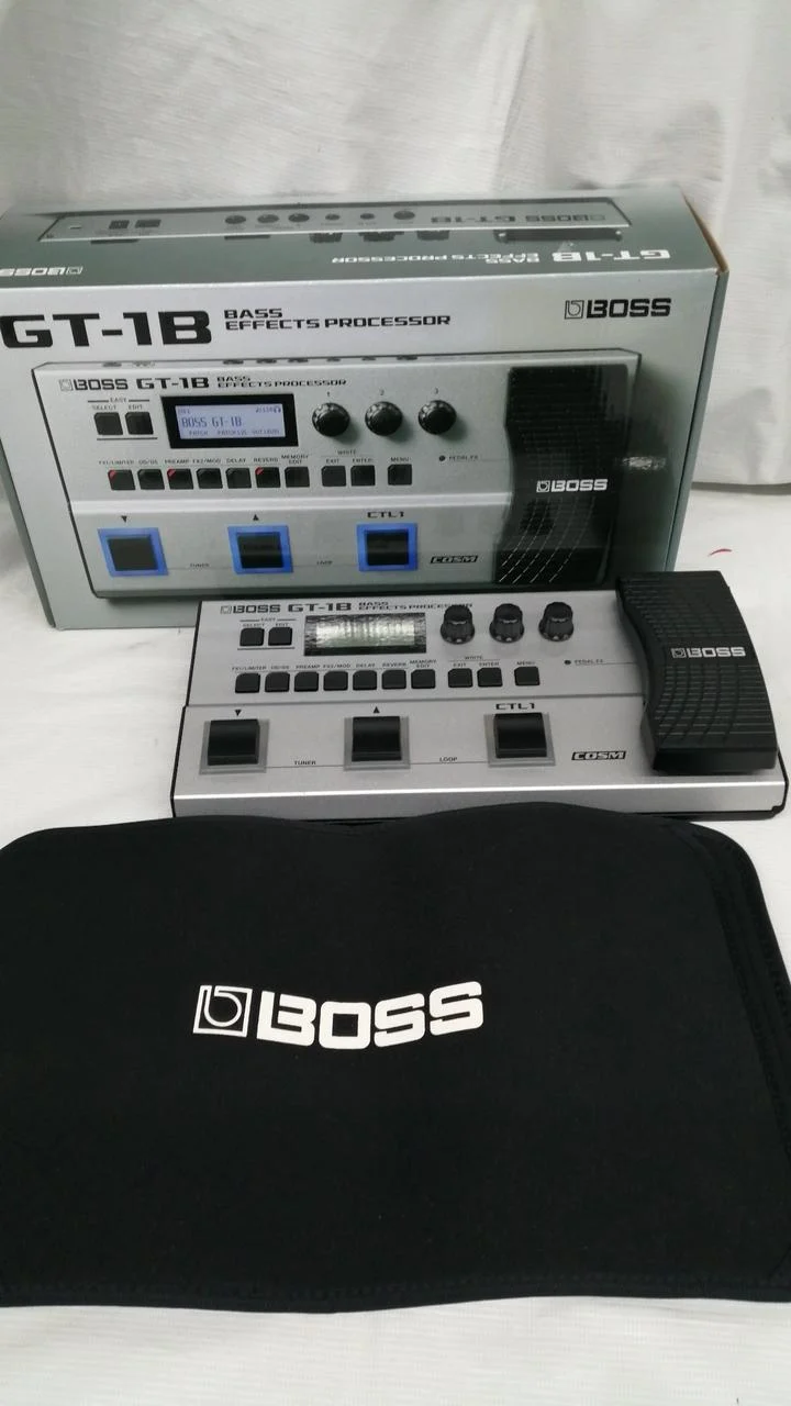 BOSS Multi-Effektpedal für Bass GT-1B