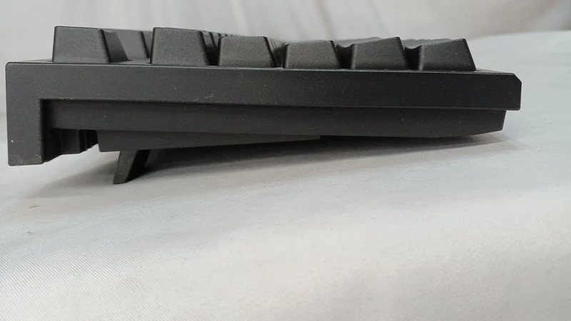 TOPRE Kabelgebundene USB-Tastatur REALFOCE RGB AEAX02