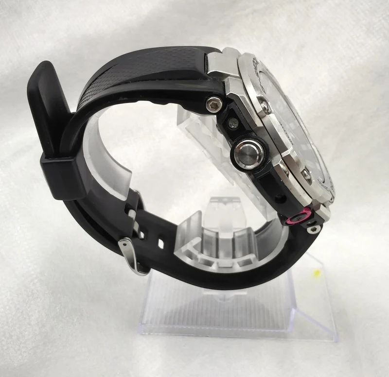 CASIO G-SHOCK Tough Solar GST-B100 Starke Kratzer