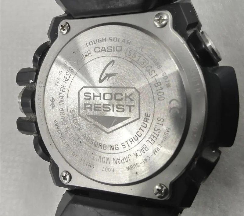 CASIO G-SHOCK Tough Solar GST-B100 Starke Kratzer