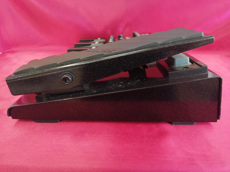 BOSS Multi-Effektpedal ME-70