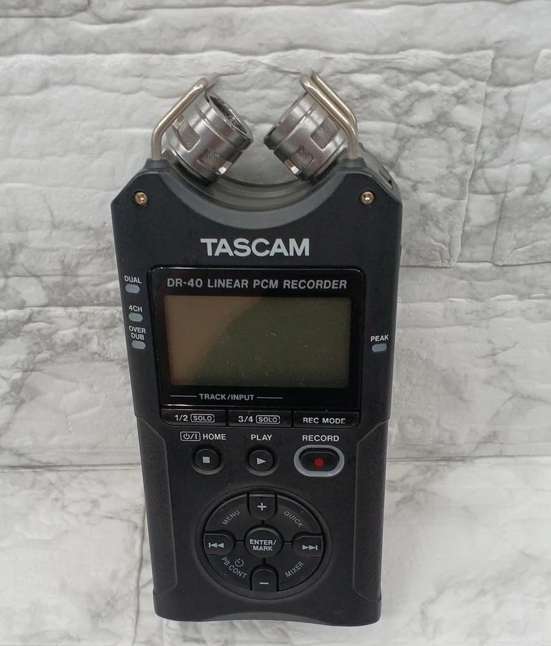TASCAM PCM-Recorder DR-40
