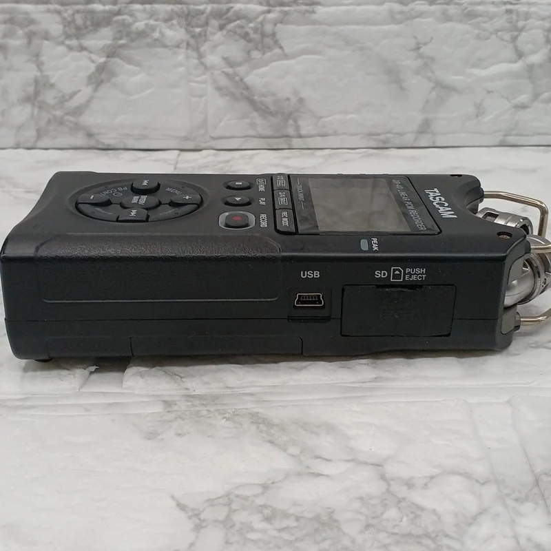 TASCAM PCM-Recorder DR-40