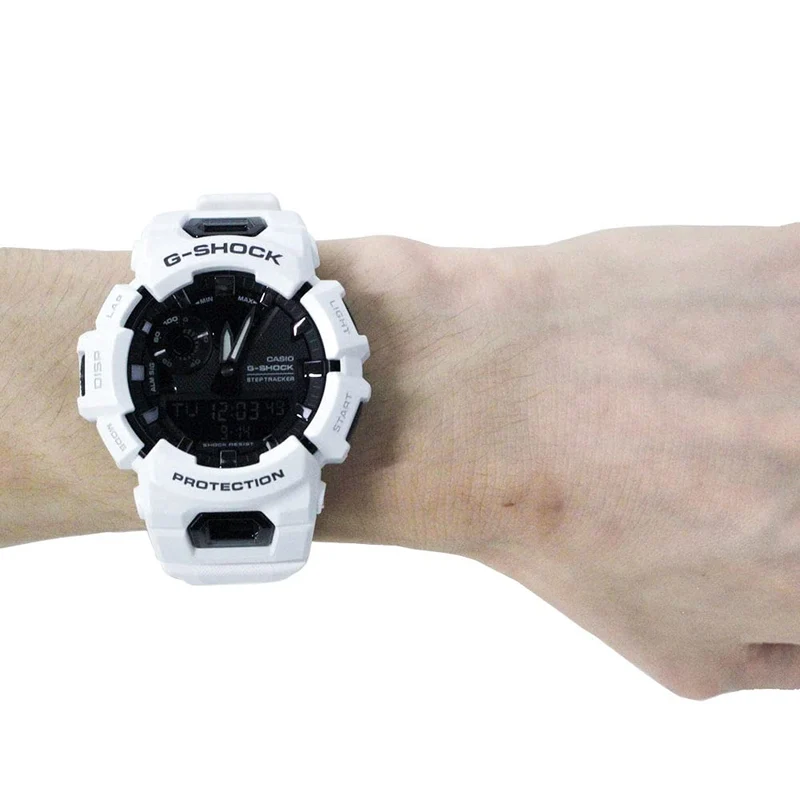 CASIO G-SHOCK Bluetooth-Sportuhr für Herren, wasserdicht, analog-digital, Weiß/Schwarz, GBA-900-7A [Parallelimport]