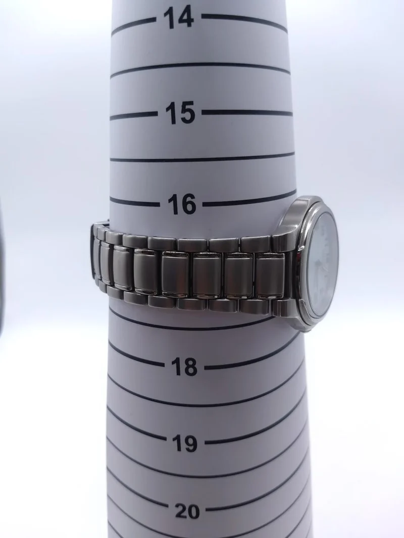 CITIZEN Ohne Verpackung CITIZEN Eco-Drive GN-4W-S