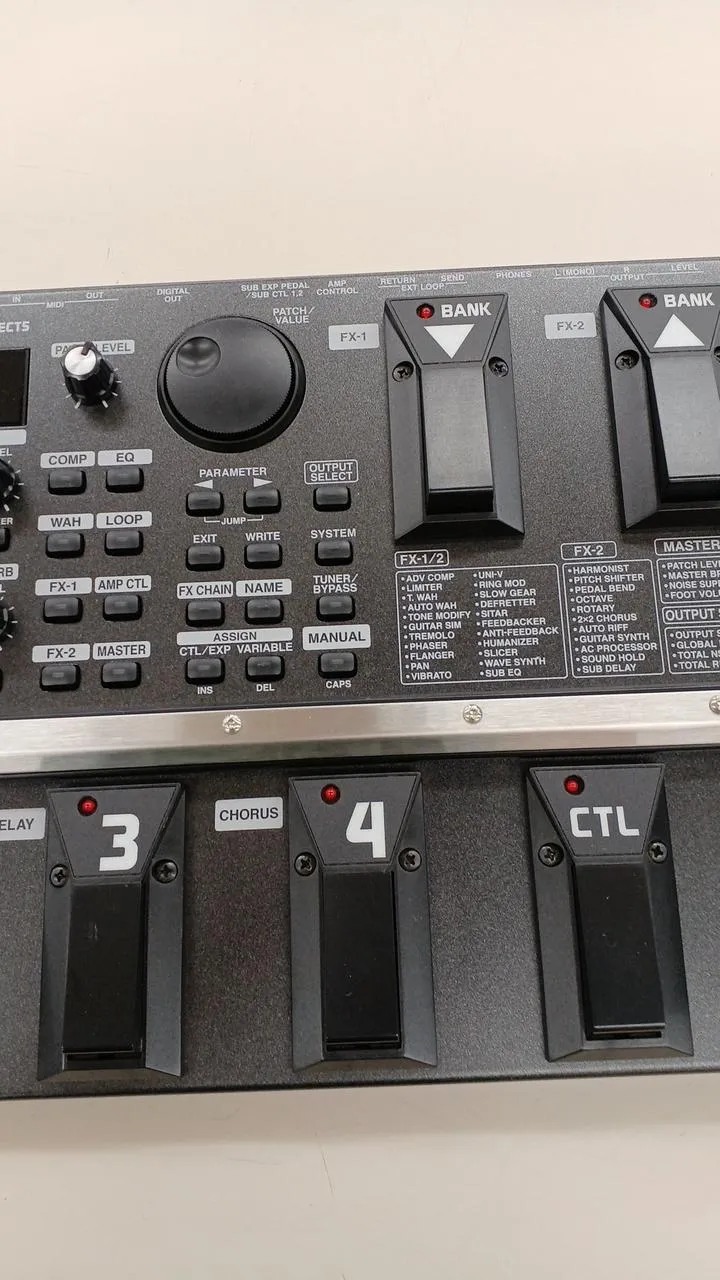 BOSS Multi-Effektpedal für Gitarre GT-8