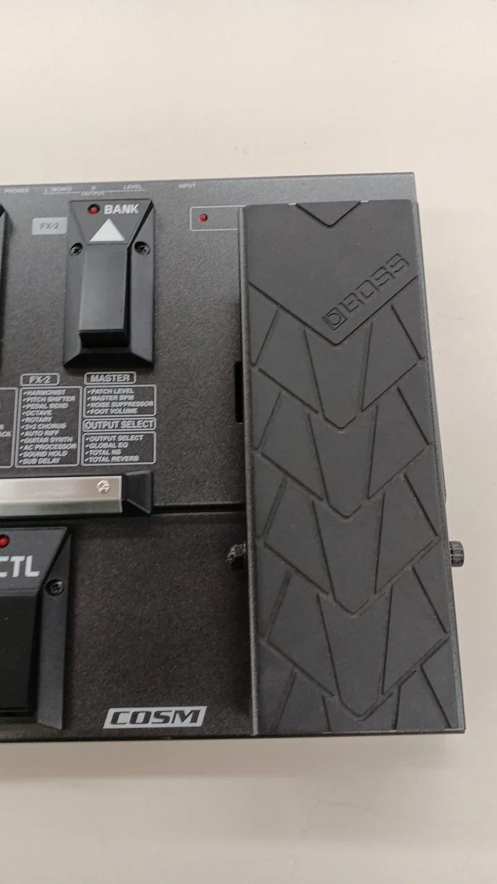 BOSS Multi-Effektpedal für Gitarre GT-8