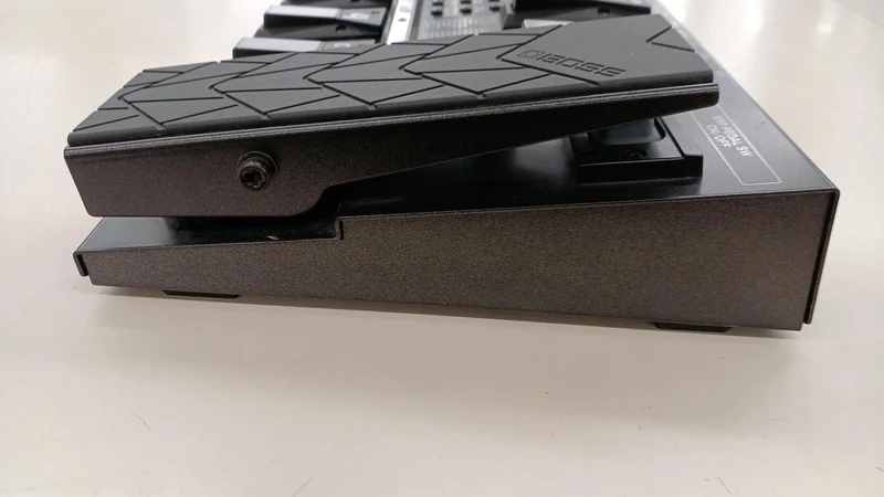 BOSS Multi-Effektpedal für Gitarre GT-8