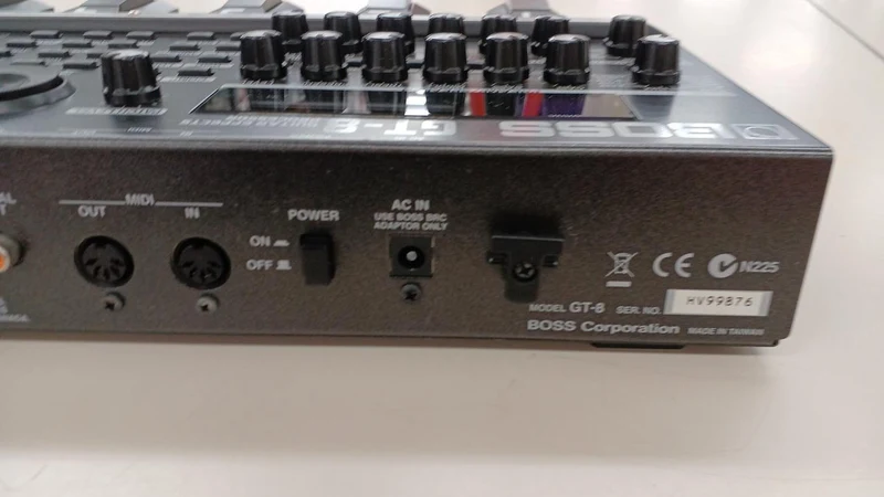 BOSS Multi-Effektpedal für Gitarre GT-8
