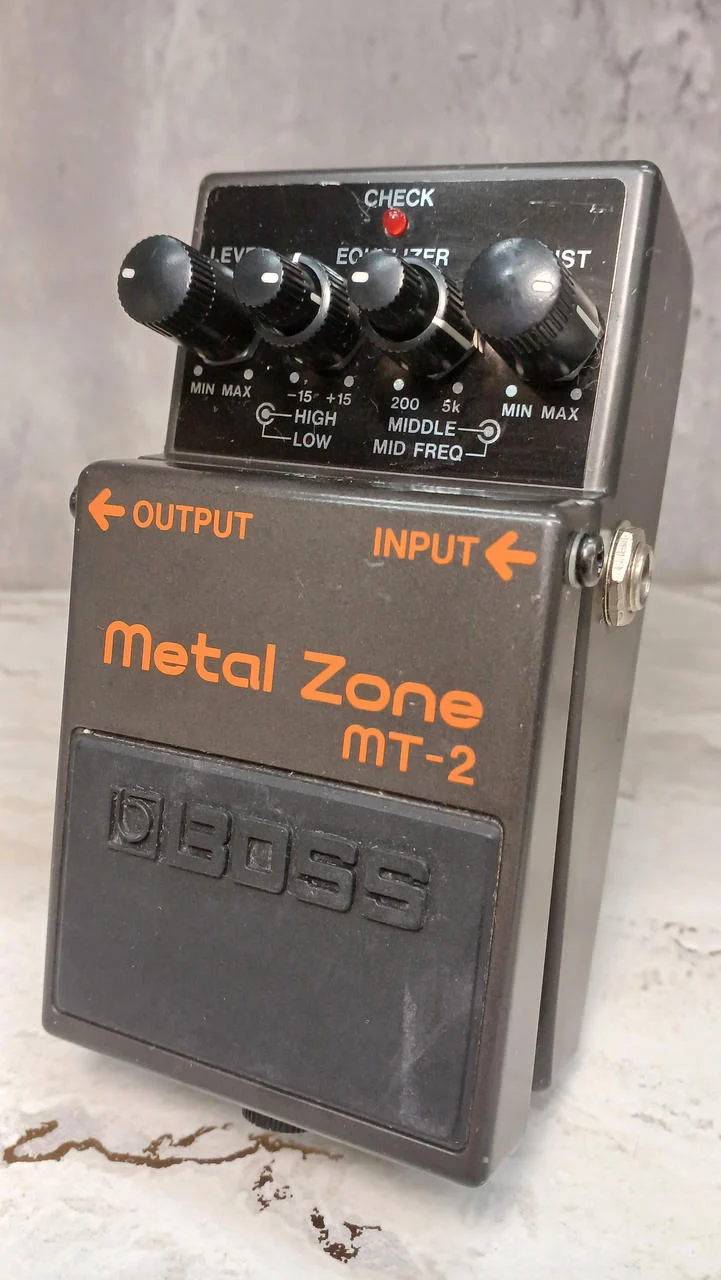 BOSS Effektpedal MT-2