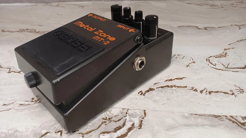 BOSS Effektpedal MT-2
