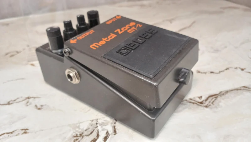 BOSS Effektpedal MT-2