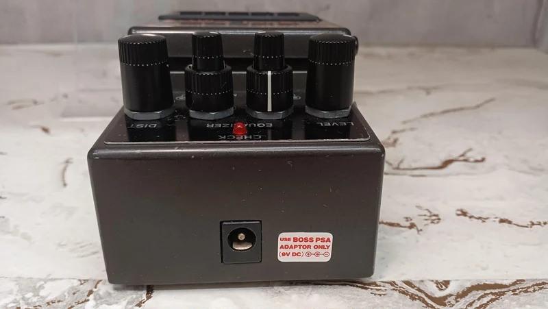 BOSS Effektpedal MT-2