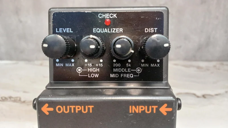 BOSS Effektpedal MT-2