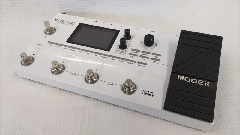 MOOER Multi-Effektgerät GE250