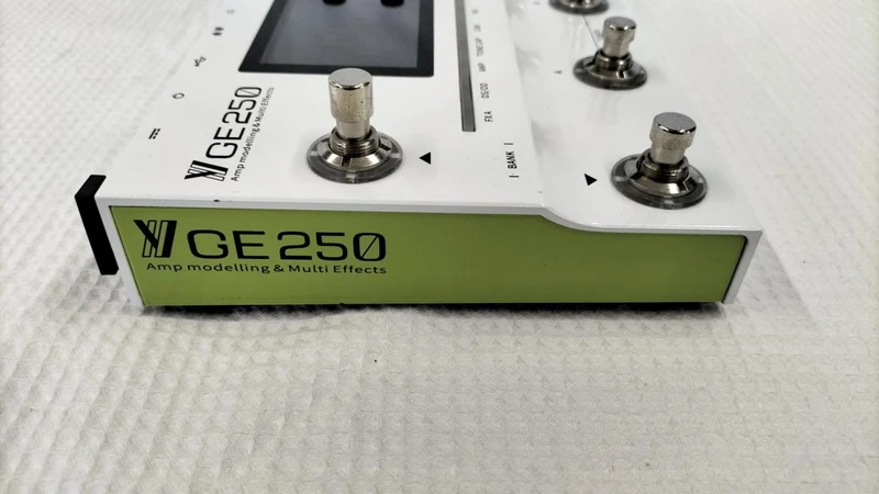 MOOER Multi-Effektgerät GE250