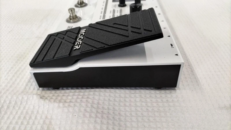 MOOER Multi-Effektgerät GE250