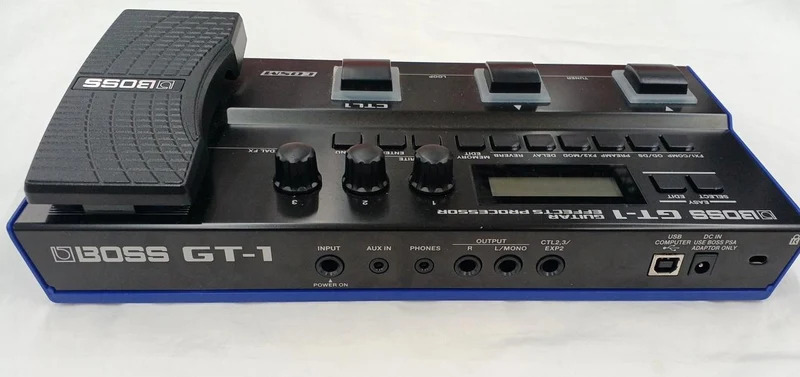 BOSS Multi-Effektgerät GT-1