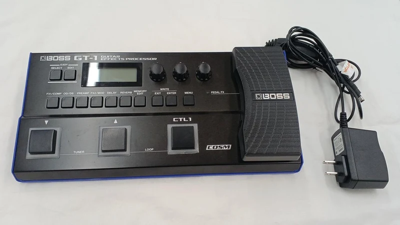 BOSS Multi-Effektgerät GT-1