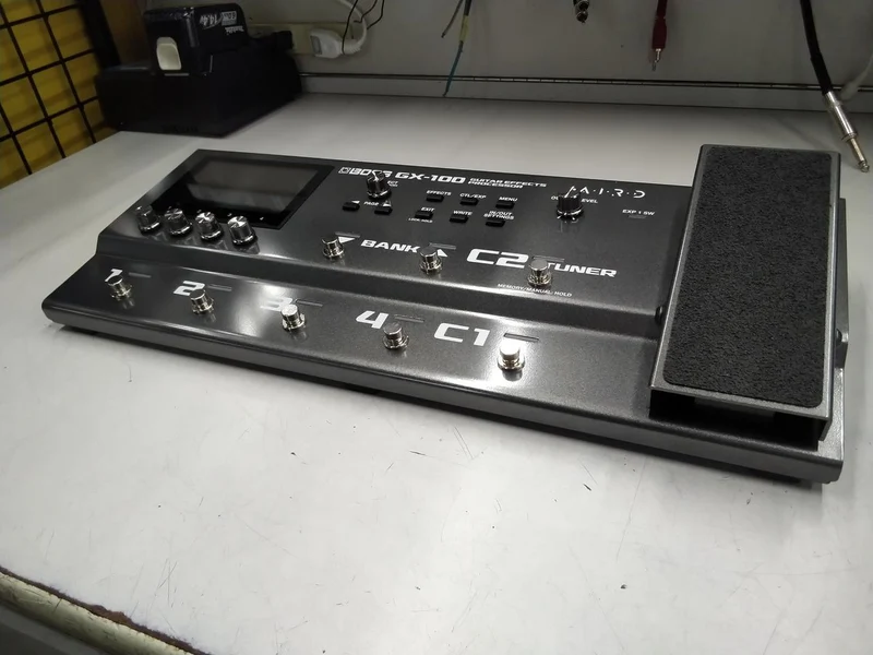 BOSS Multi-Effektpedal GX-100