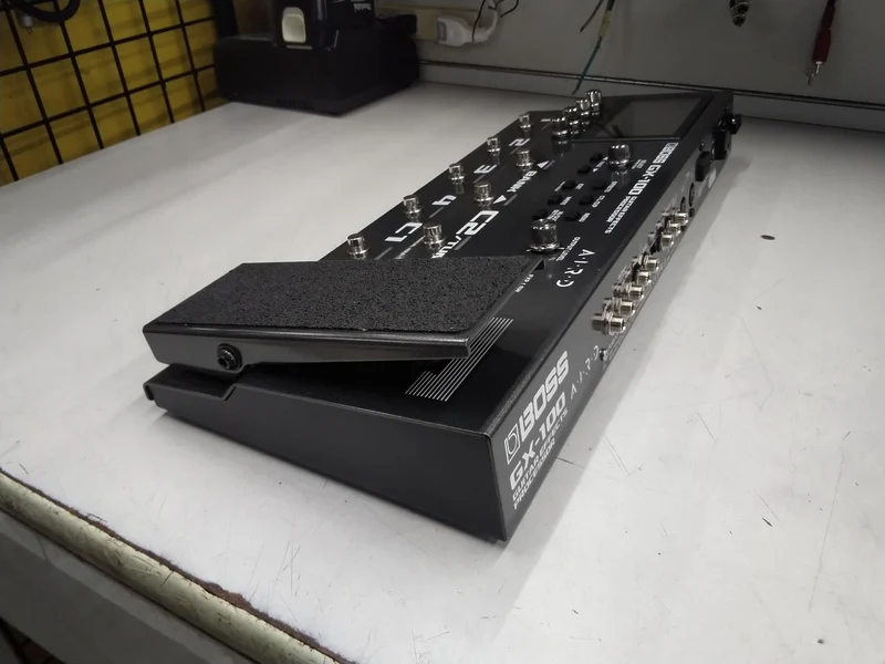BOSS Multi-Effektpedal GX-100