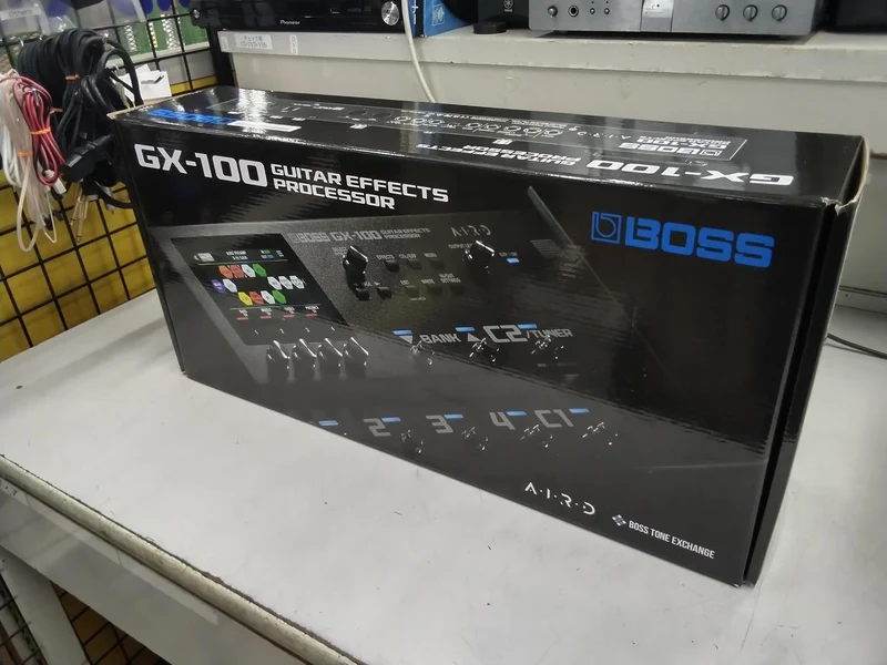 BOSS Multi-Effektpedal GX-100