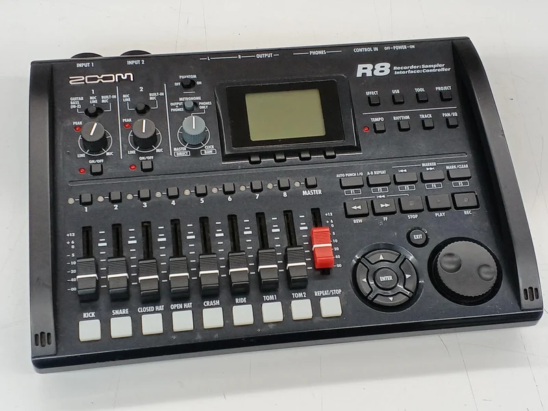 ZOOM MTR R8