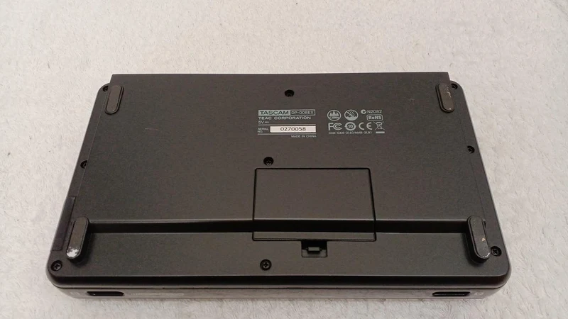 TASCAM Mehrspurrekorder DP-008EX