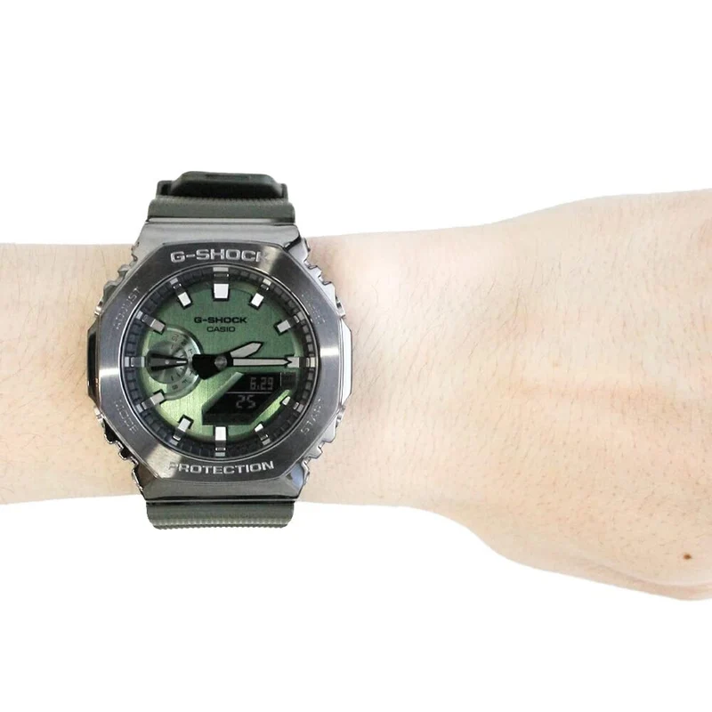 CASIO G-SHOCK GM-2100 SERIES Herren-Analog-Digitaluhr, Edelstahl, Grün/Gunmetal, GM-2100B-3A [Parallelimport]