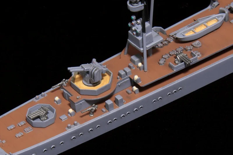 Fujimi 1/700 Sonderserie Nr. 102 Leichter Kreuzer Isuzu der Kaiserlich Japanischen Marine 1944