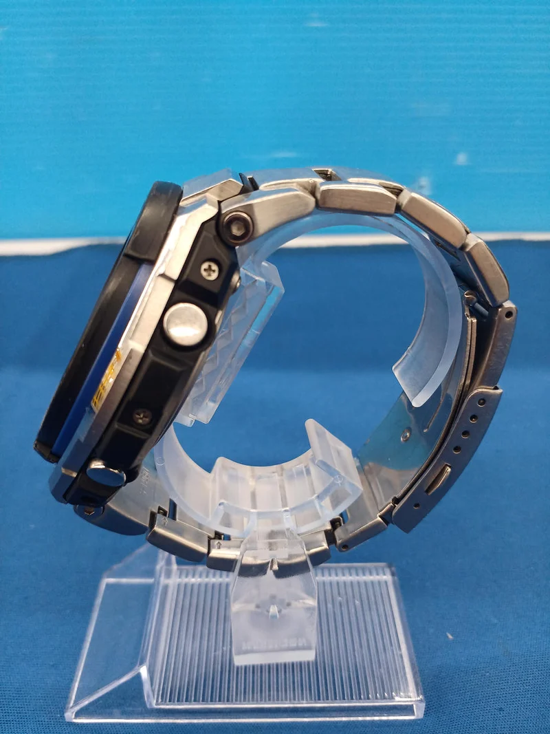 CASIO G-SHOCK GST-W100 GST-W100