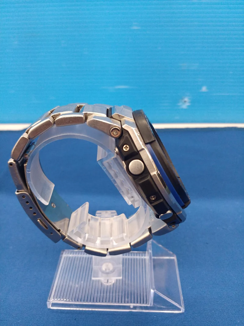 CASIO G-SHOCK GST-W100 GST-W100
