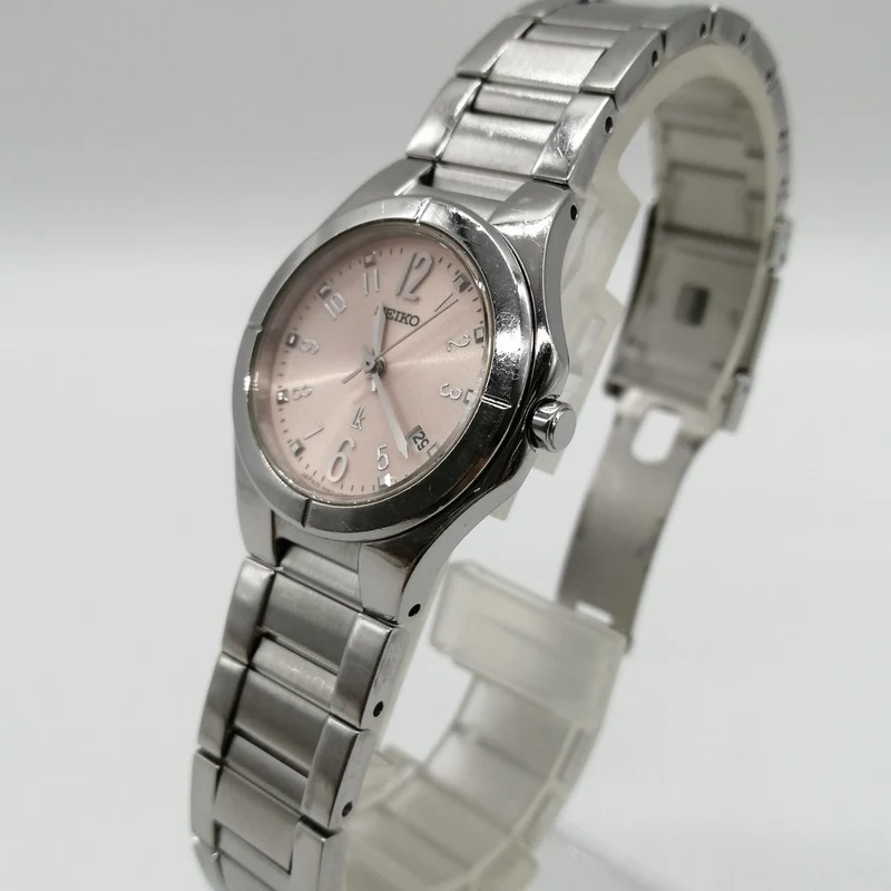 SEIKO Quarz-Armbanduhr 7N82-0AX0