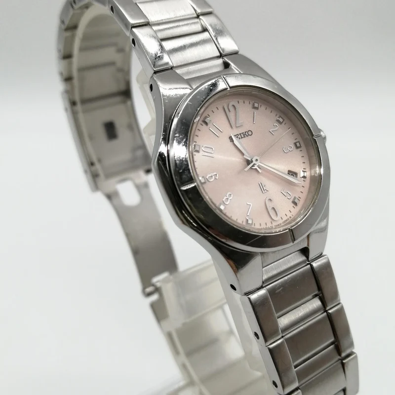 SEIKO Quarz-Armbanduhr 7N82-0AX0