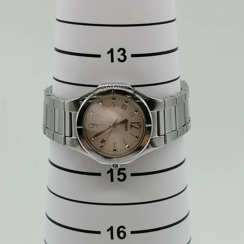 SEIKO Quarz-Armbanduhr 7N82-0AX0