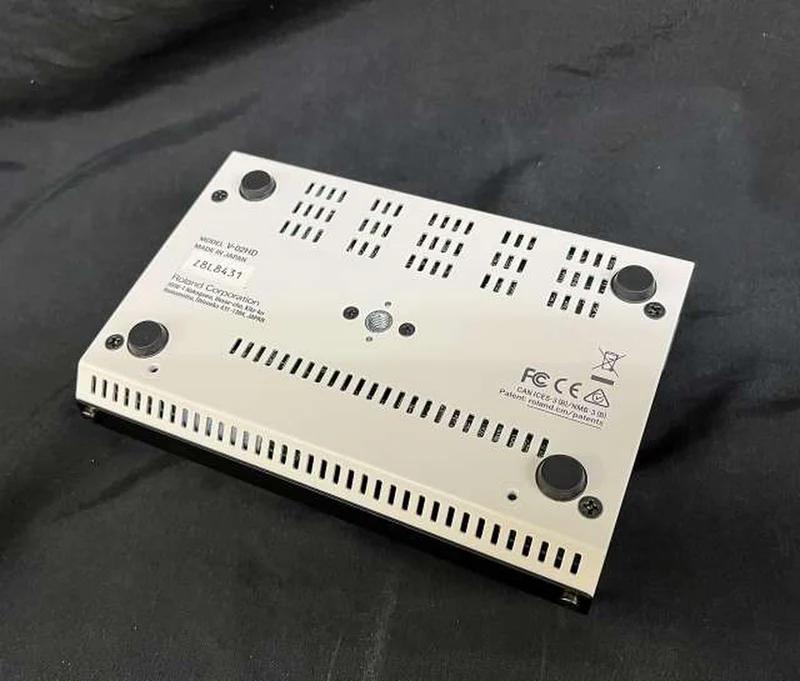 ROLAND [Kompaktes Format, passt in Ihre Tasche] Videomixer V-02HD
