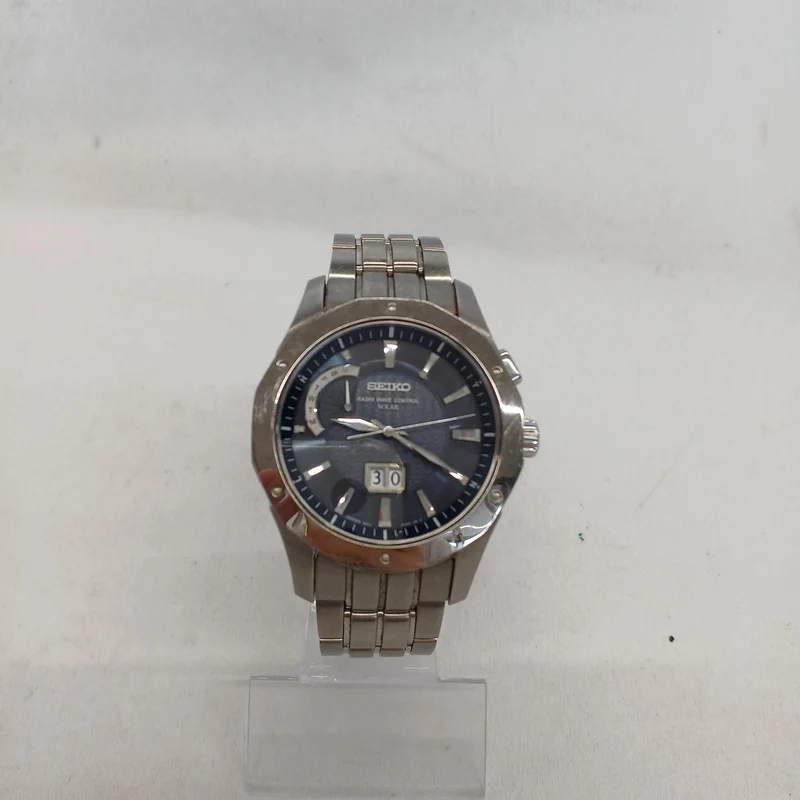 SEIKO Solar-Armbanduhr 8B43-0AA0