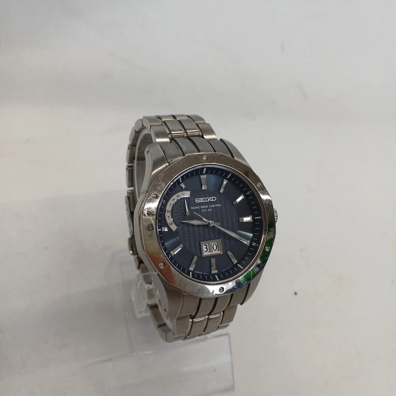 SEIKO Solar-Armbanduhr 8B43-0AA0
