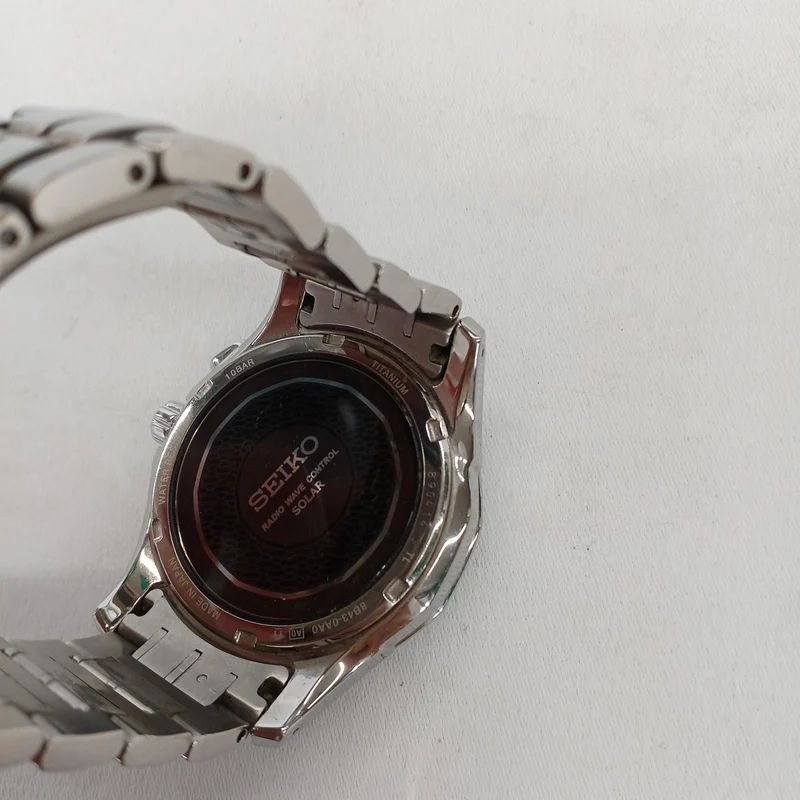 SEIKO Solar-Armbanduhr 8B43-0AA0