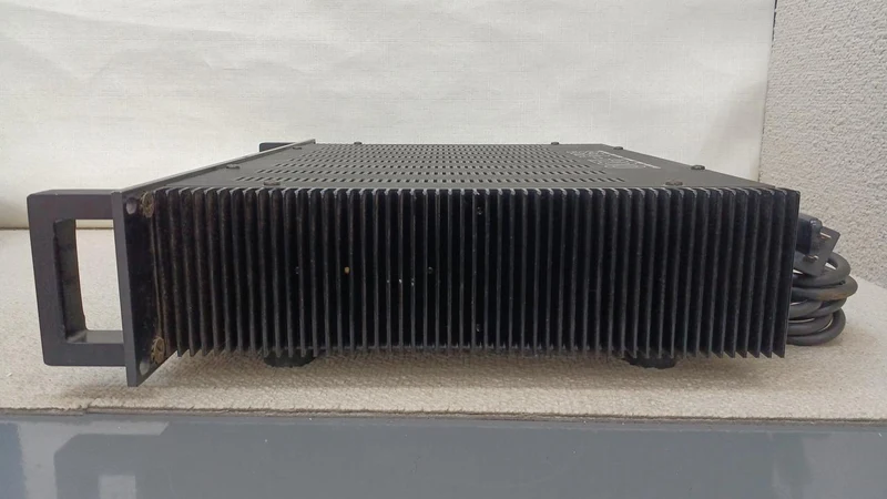 [SCHROTT] ROLAND Leistungsverstärker SRA-1200