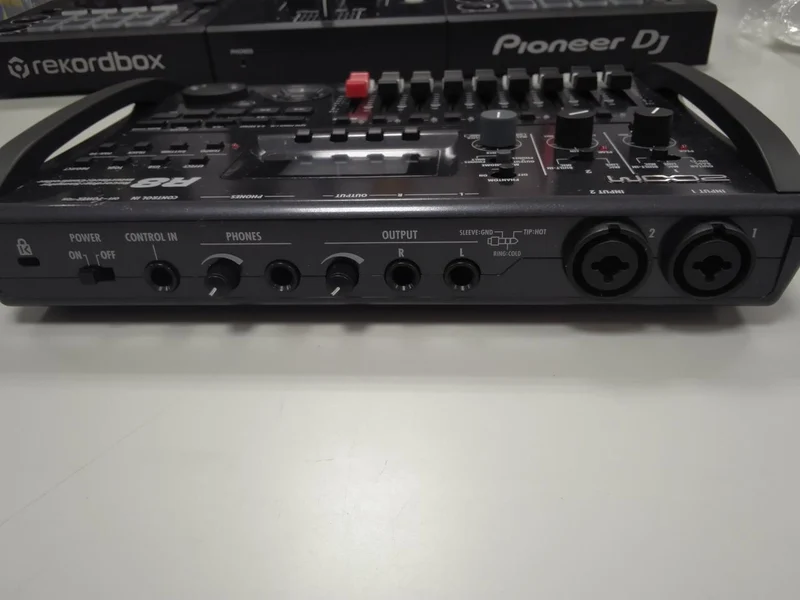 ZOOM MTR R8