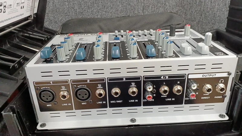 BEHRINGER Tragbares PA-System EUROPORT EPA150