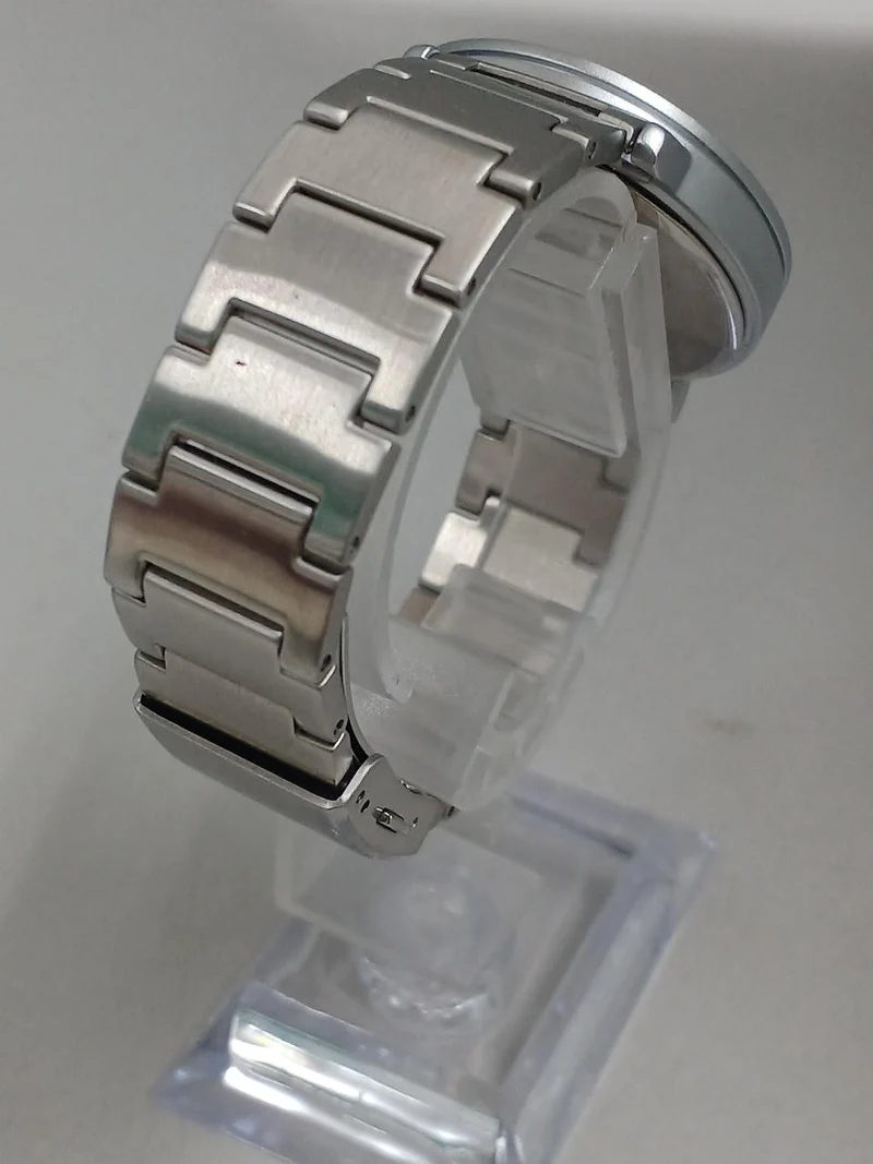 SEIKO ALBA Solar-Armbanduhr V145-0AS0