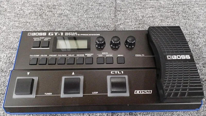 BOSS Multi-Effektgerät GT-1